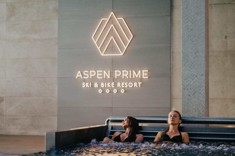 People, Property logo or sign, Logo/Certificate/Sign, Text overlay, Swimming pool, group of guests, Certificate/Award