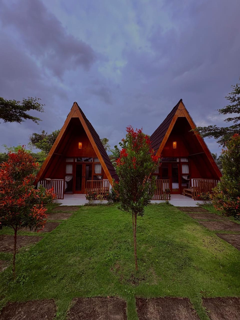 Property building, Natural landscape, Garden view