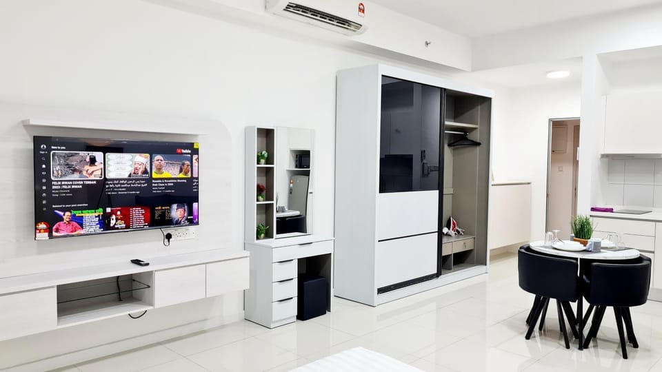 TV and multimedia, Dining area