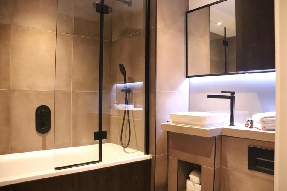 Bathroom, Bath