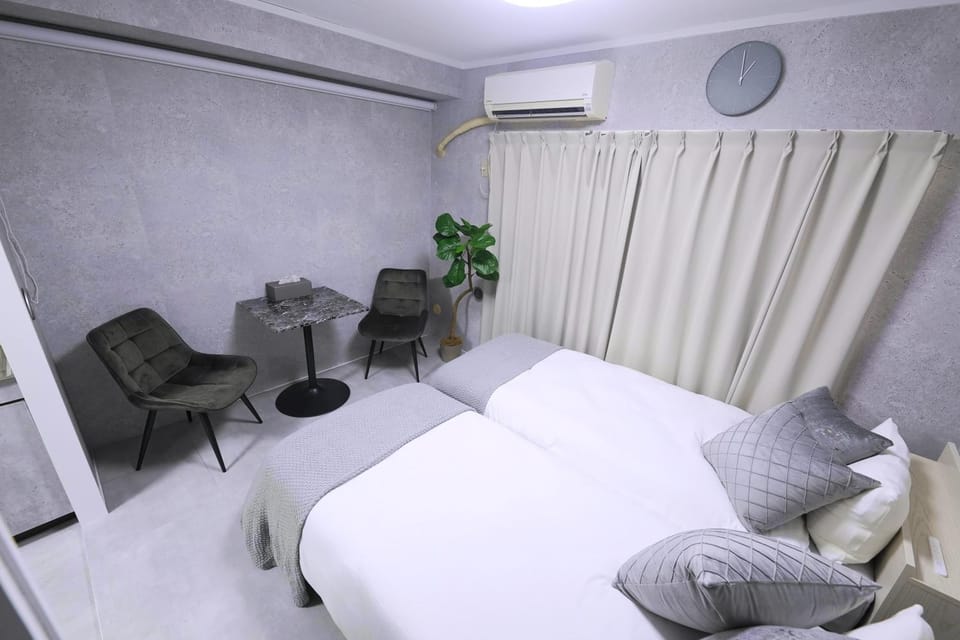 Bed, Living room, Photo of the whole room, Bedroom