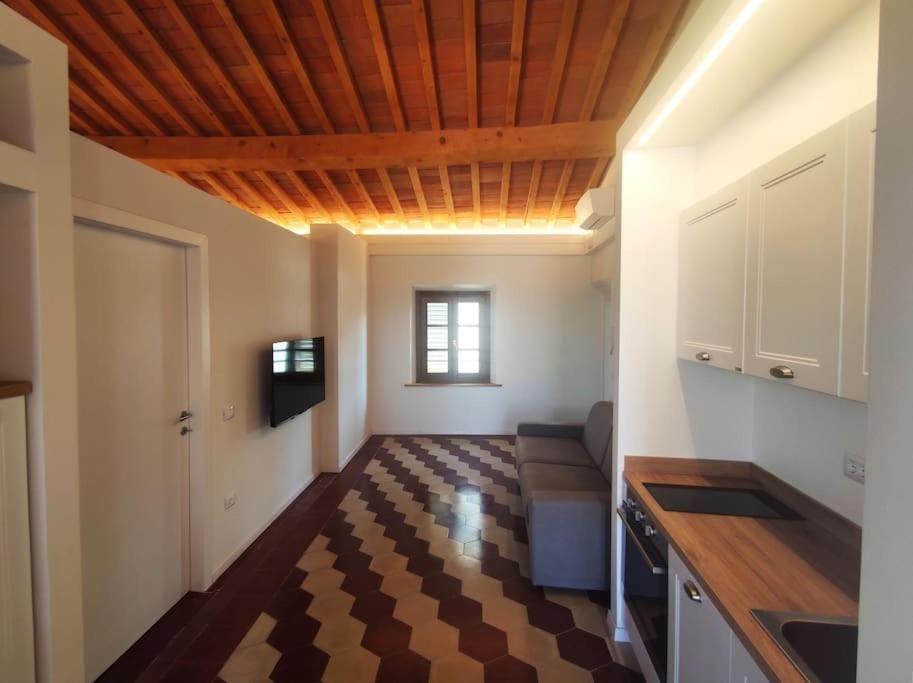 TV and multimedia, Kitchen or kitchenette