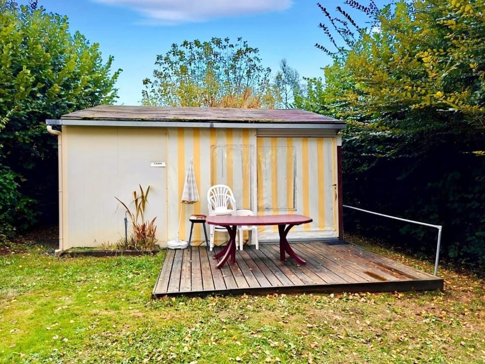 Patio, Dining area