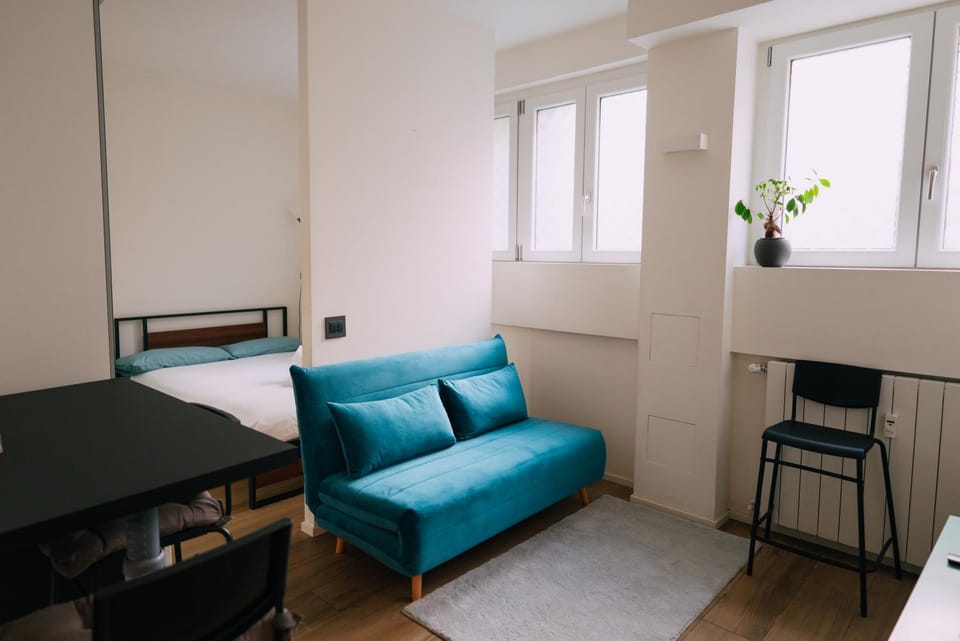 Carlo Apartment - 15 min from Duomo Apartment in Milan