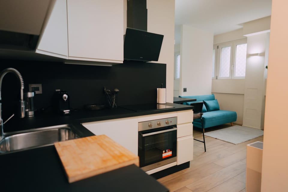 Carlo Apartment - 15 min from Duomo Apartment in Milan