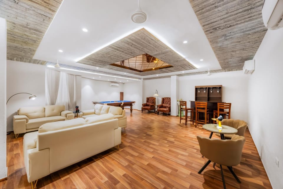 Communal lounge/ TV room, Lounge or bar