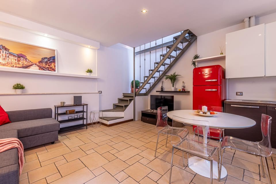 Living room, Seating area, Dining area, pet friendly