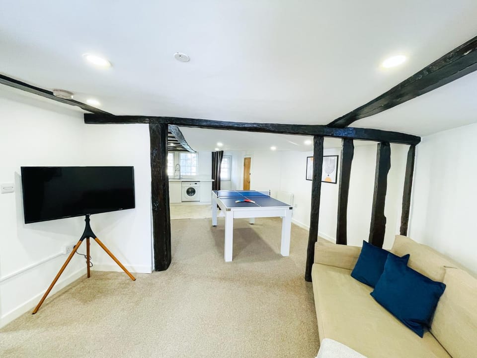 Communal lounge/ TV room