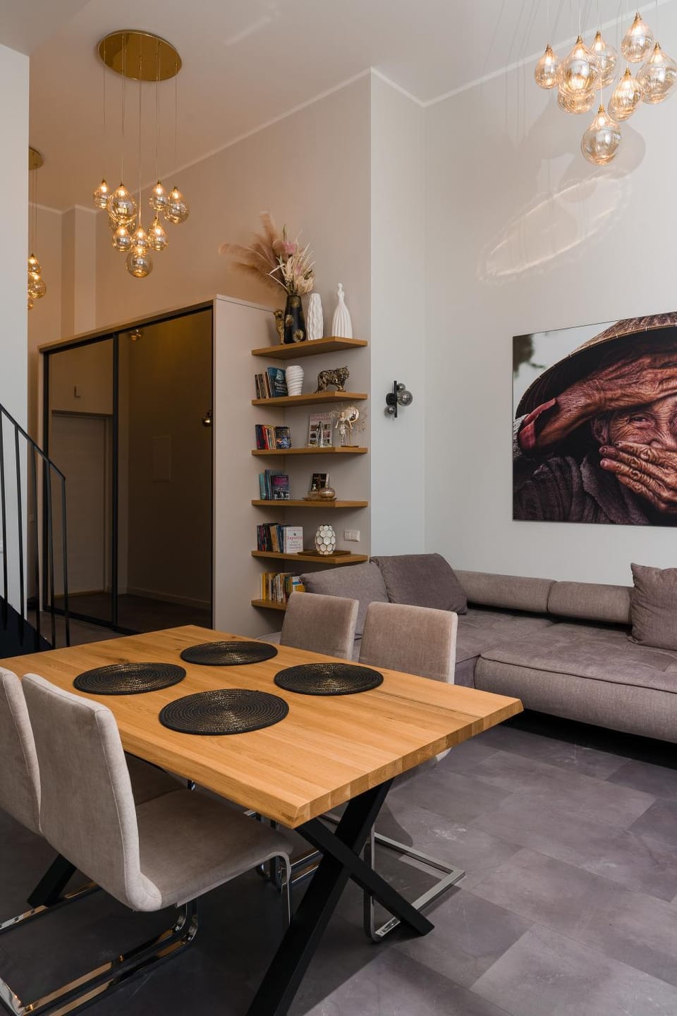Living room, Seating area