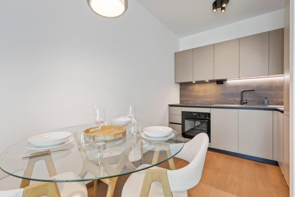 Kitchen or kitchenette, Dining area, stove