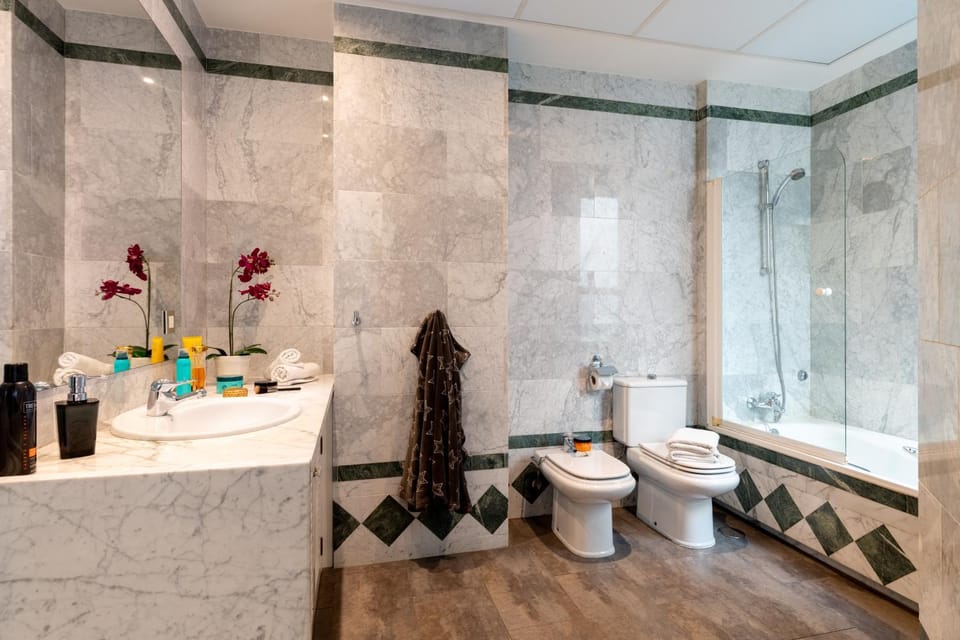 Shower, Bathroom, Bath, towels