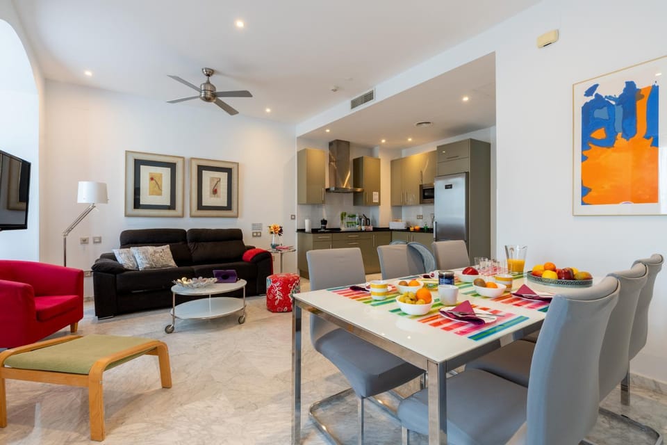 Living room, Dining area, fireplace, kitchen