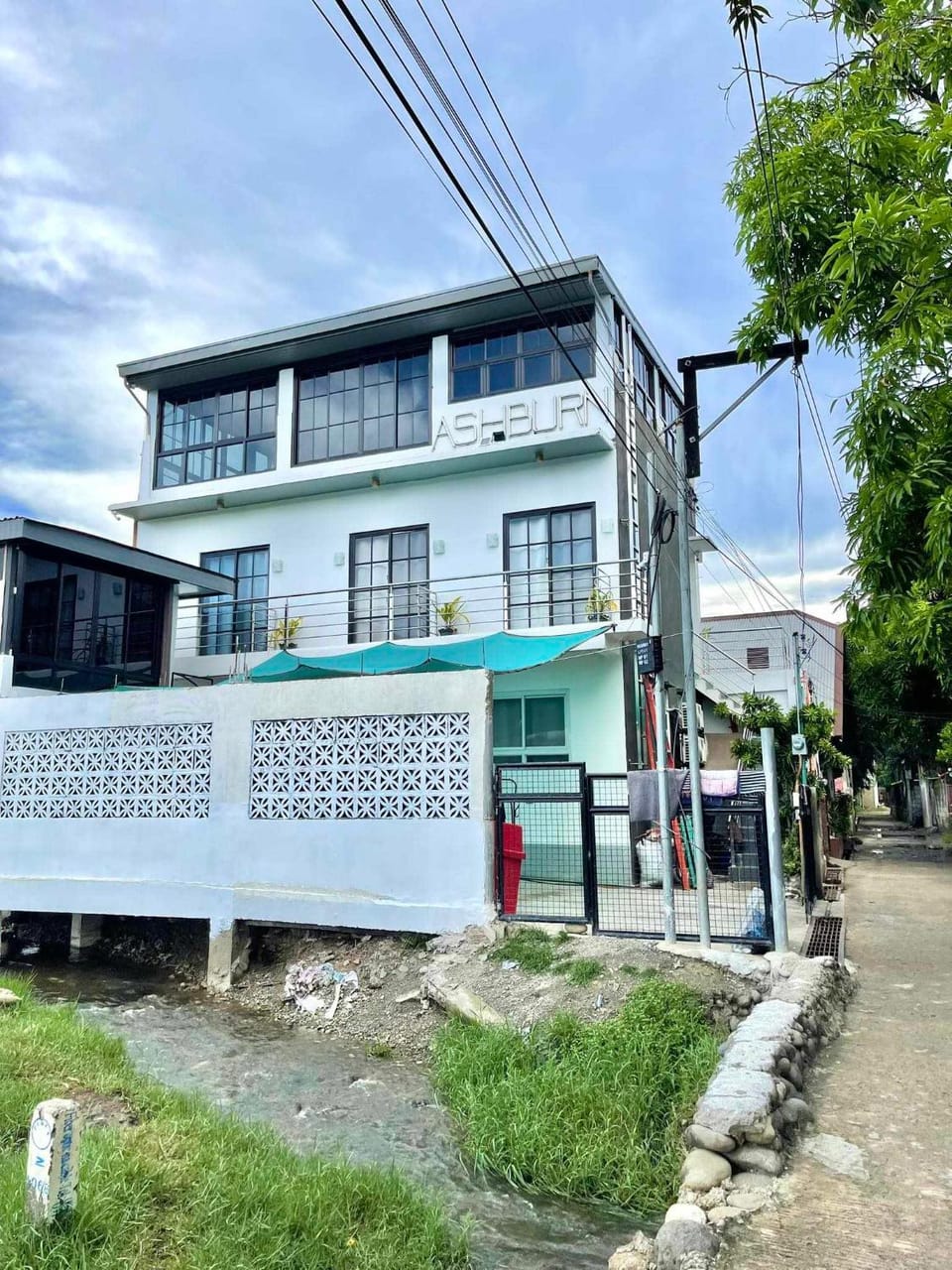 ASHBURN'S TRANSIENT LA UNION - BAUANG, Self Service, Self Check-in, MOTORCYCLE Parking Love hotel in La Union