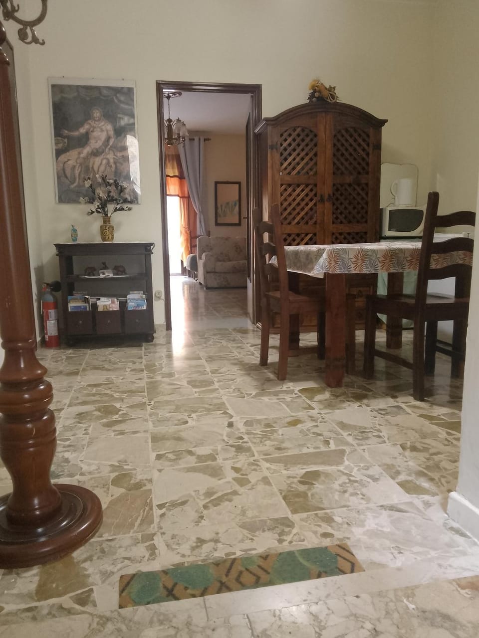 Seating area, Breakfast
