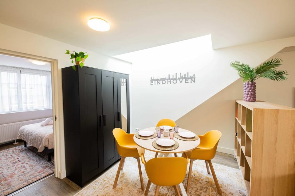 Joyful 50m2 Two-Bedroom Apartment - SD23J Apartment in Eindhoven