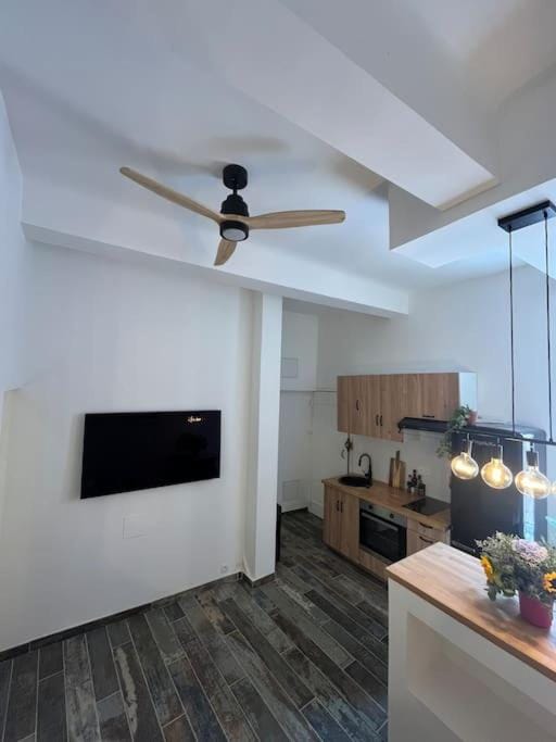 Studio Central Ancien Hotel Salomon XVIe siècle Apartment in Marseille