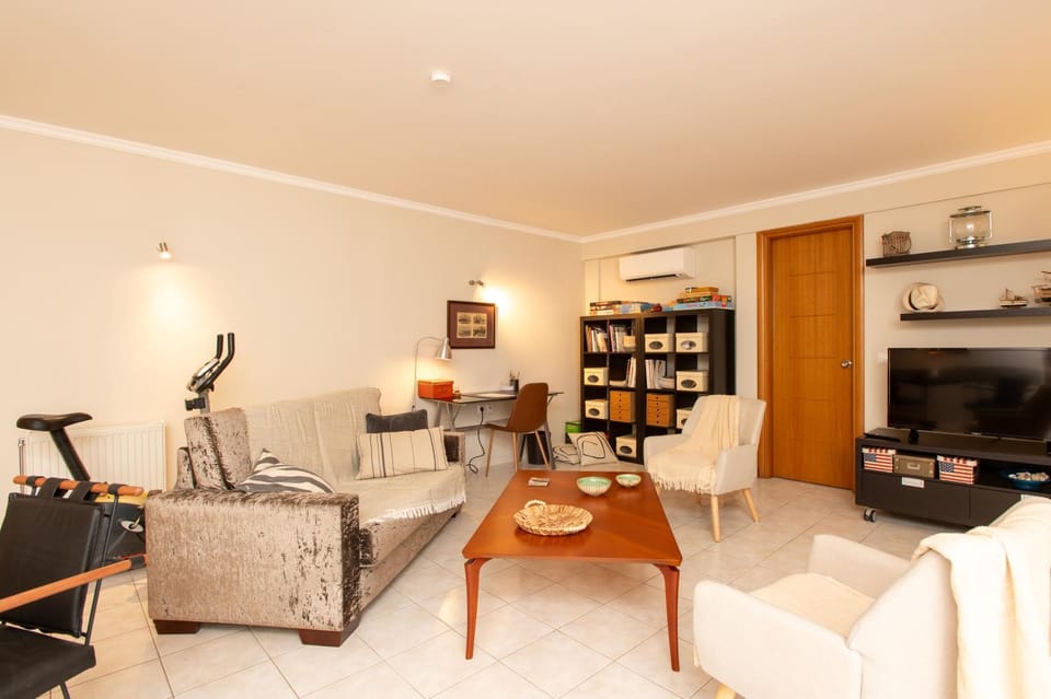 Communal lounge/ TV room, TV and multimedia, Seating area