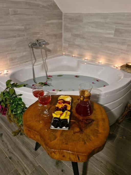 Food and drinks, Drinks, Bath