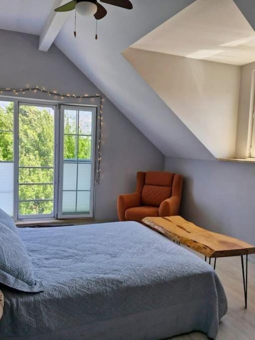 Bed, Bedroom