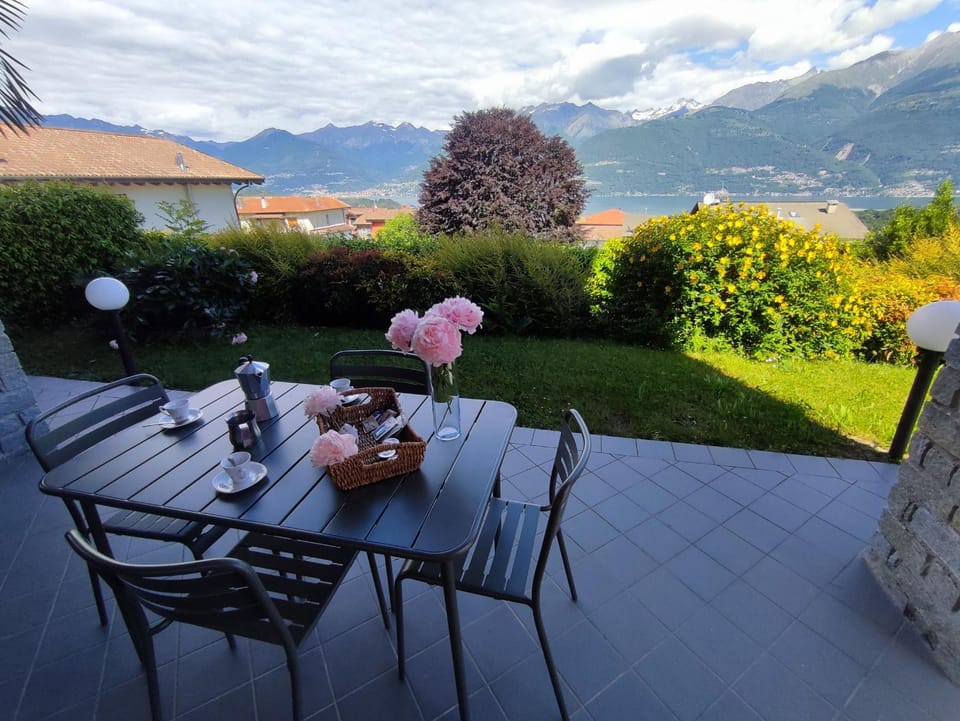 Patio, Natural landscape, View (from property/room), Balcony/Terrace, Garden view, Mountain view
