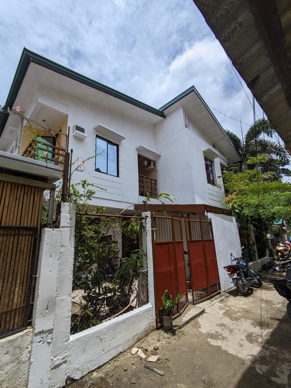 Property building, Day, Neighbourhood, Street view