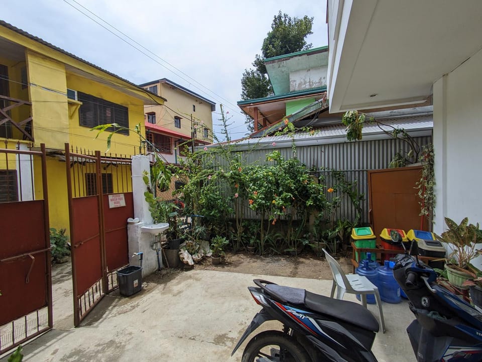 Property building, Day, Neighbourhood, Street view