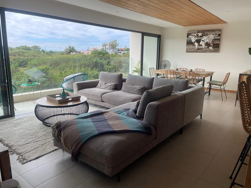 Patio, Natural landscape, View (from property/room), Balcony/Terrace, Living room, Seating area, Dining area