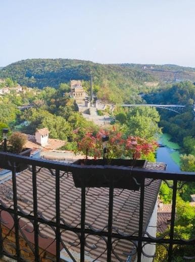 Property building, Nearby landmark, Day, View (from property/room), Balcony/Terrace, River view