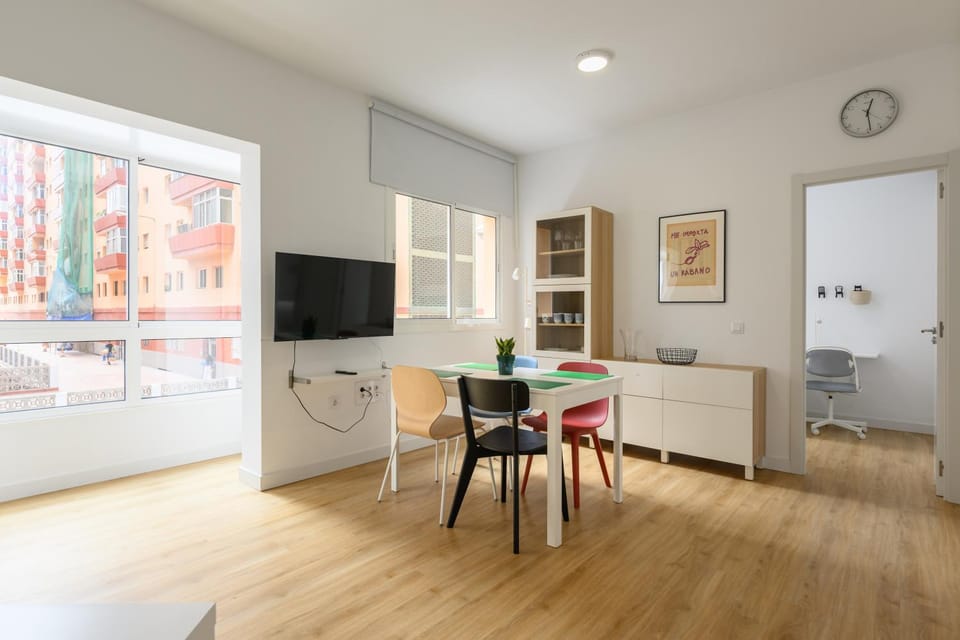 TV and multimedia, Balcony/Terrace, Living room, Seating area, Dining area