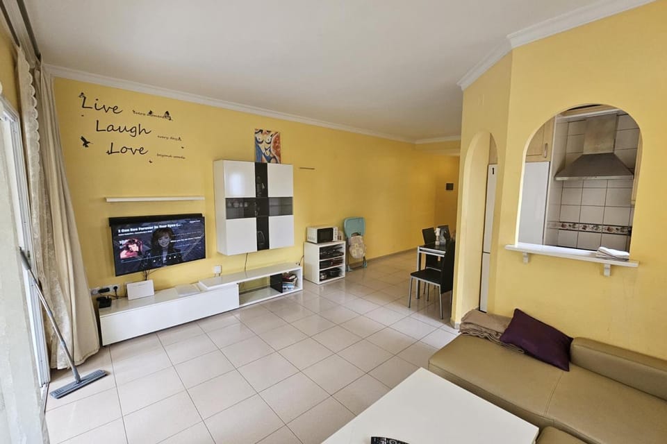 1 Bed Apt Sleeps 5 - Indoor Pool - Free Parking Apartment in Abona
