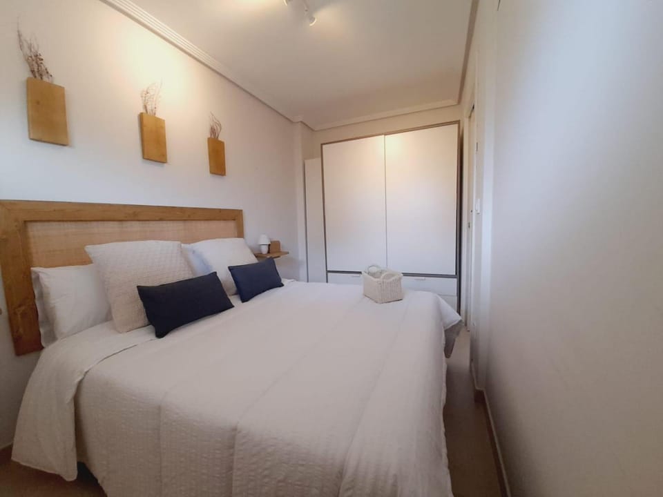 Coqueto apartamento con parking Apartment in Laredo