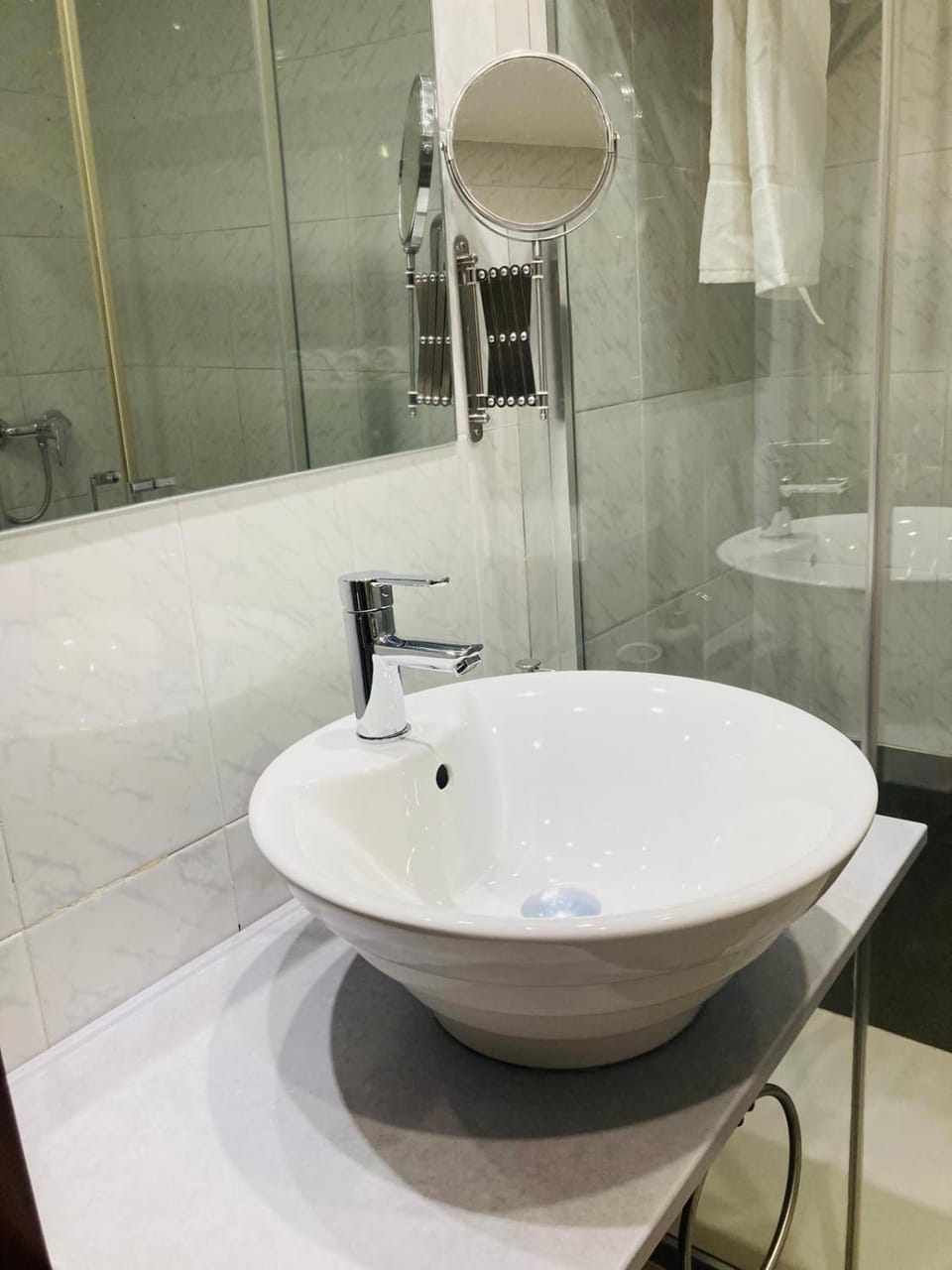 Shower, Bathroom, towels