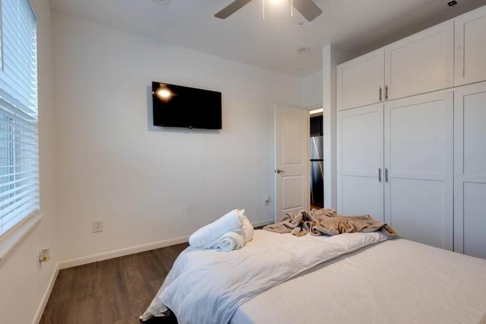 1 BR 1 BA Luxury - Museum District & Downtown HTX Apartment in Houston
