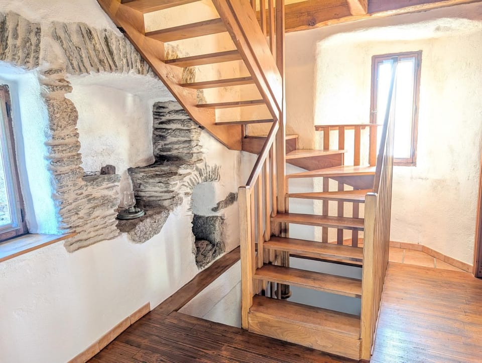 Gite en Cévennes avec piscine Intérieure chauffée House in Occitanie