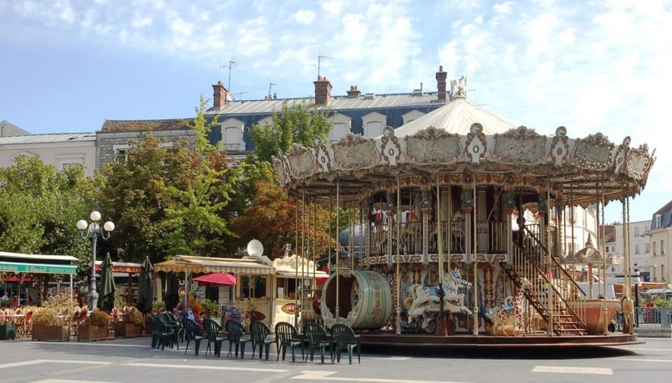 Nearby landmark, Location