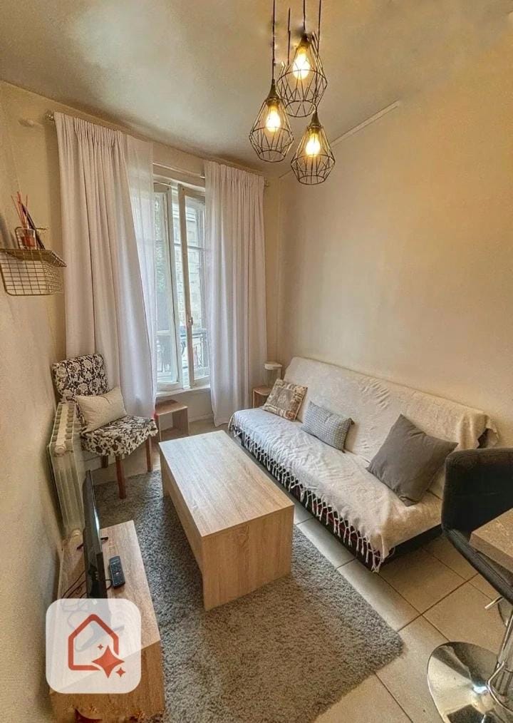 Bed, Living room, Seating area, Bedroom