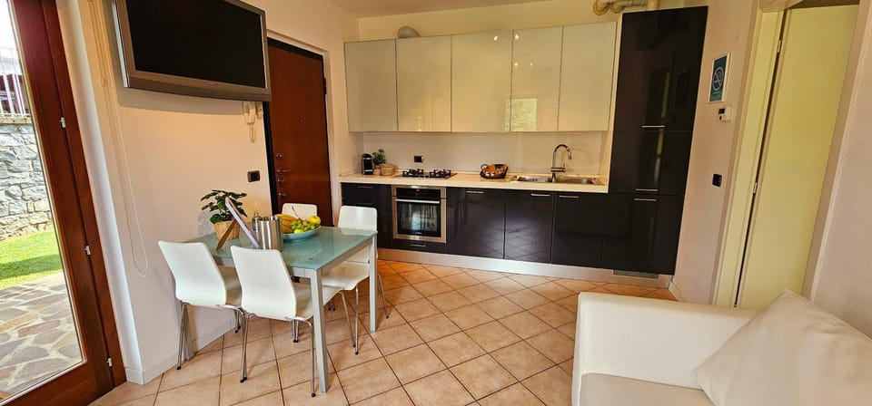 Kitchen or kitchenette, Living room, Dining area, dishwasher, oven, stove
