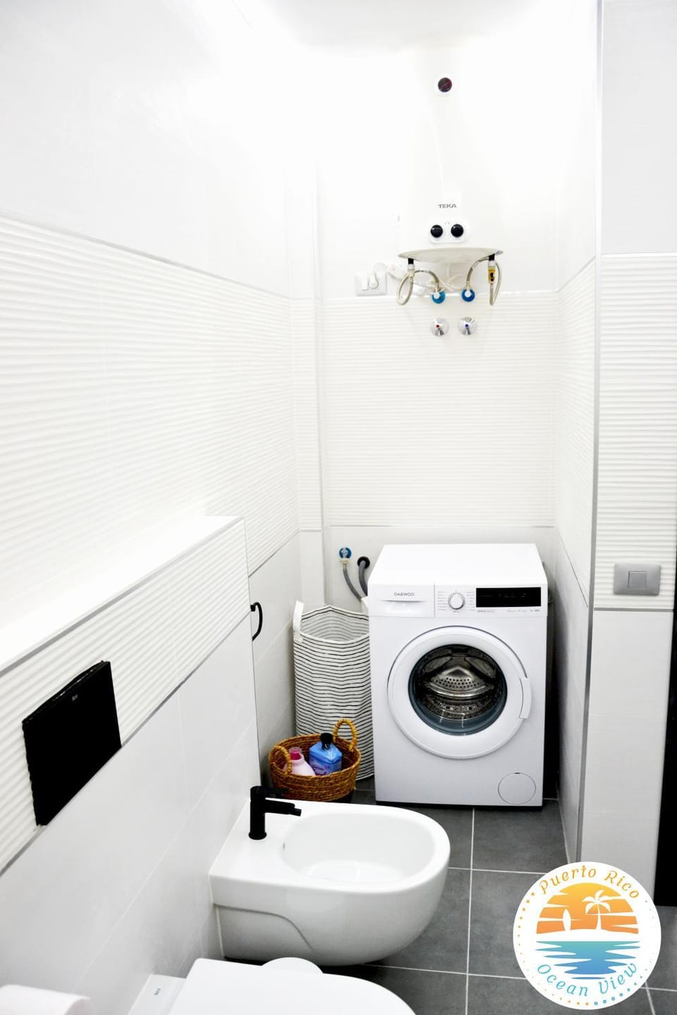 Bathroom, washing machine