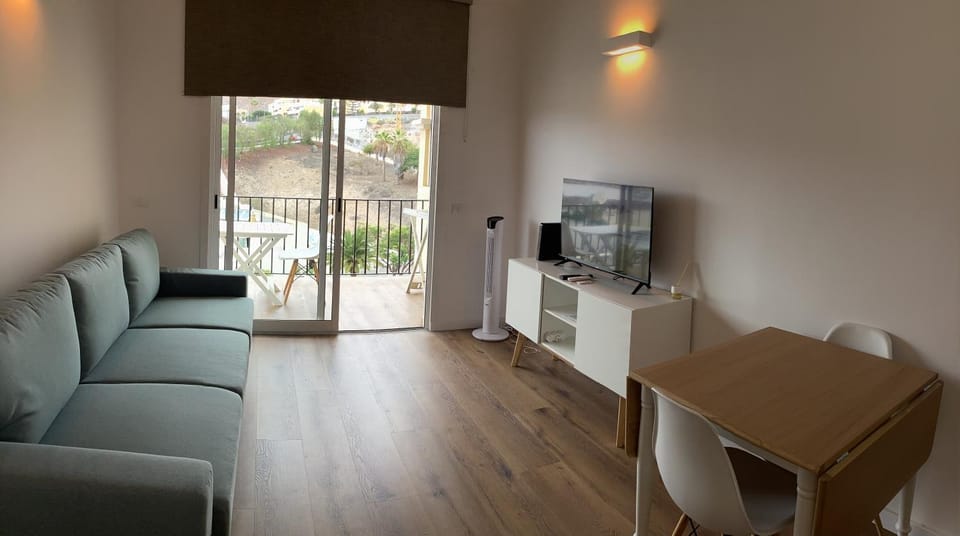 Communal lounge/ TV room, TV and multimedia, Living room, Seating area