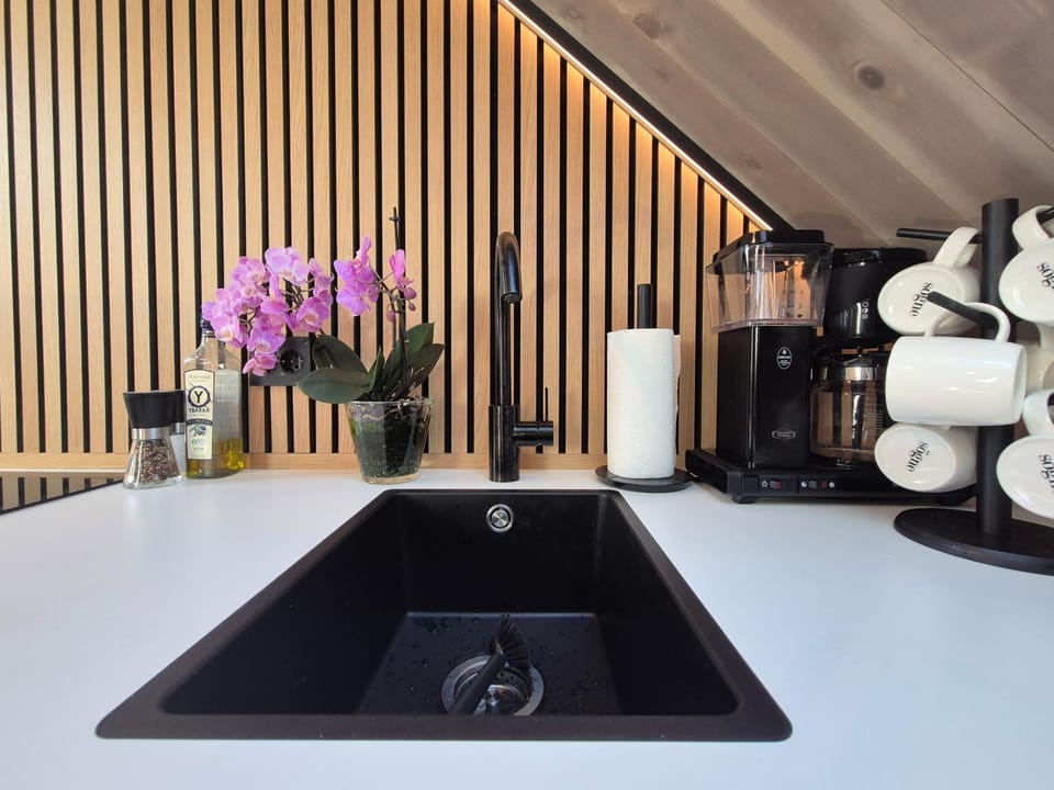 Coffee/tea facilities, Kitchen or kitchenette, kitchen