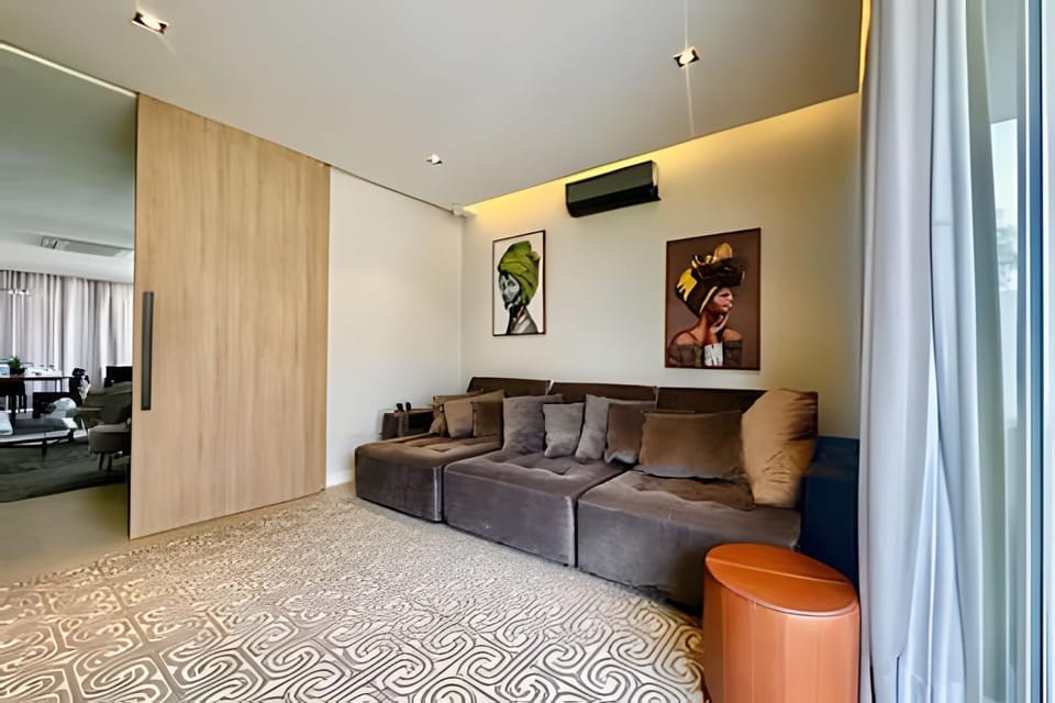 Casa Moderna 4 Suítes e Piscina House in Florianopolis