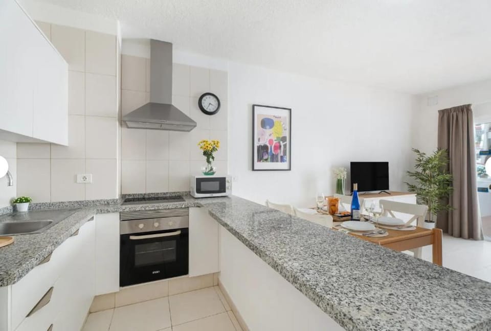 Oasis Beach las Floritas Apartment in Playa de las Americas