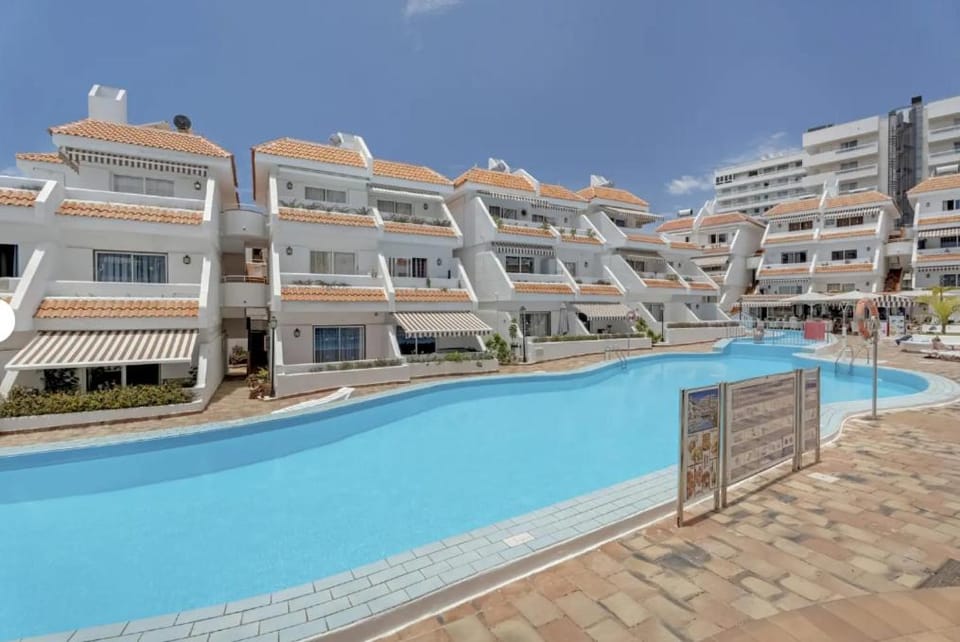 Oasis Beach las Floritas Apartment in Playa de las Americas