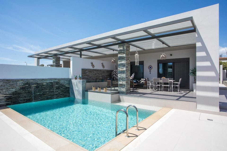 Property building, Patio, Day, Natural landscape, View (from property/room), Balcony/Terrace, Pool view, Swimming pool, sunbed