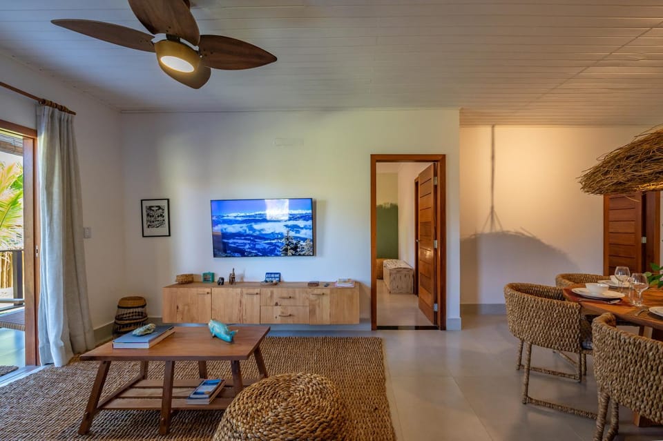 TV and multimedia, Living room, Dining area