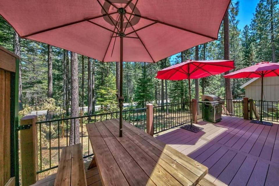 Tahoe Townie Cozy cabin in South Lake Tahoe Cabin in Sierra Nevada