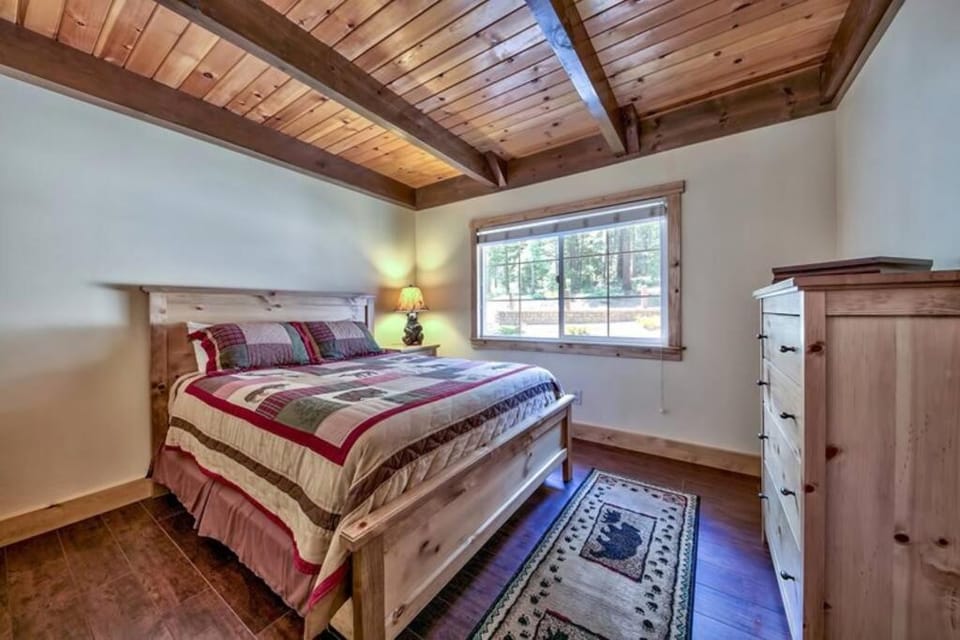 Tahoe Townie Cozy cabin in South Lake Tahoe Cabin in Sierra Nevada
