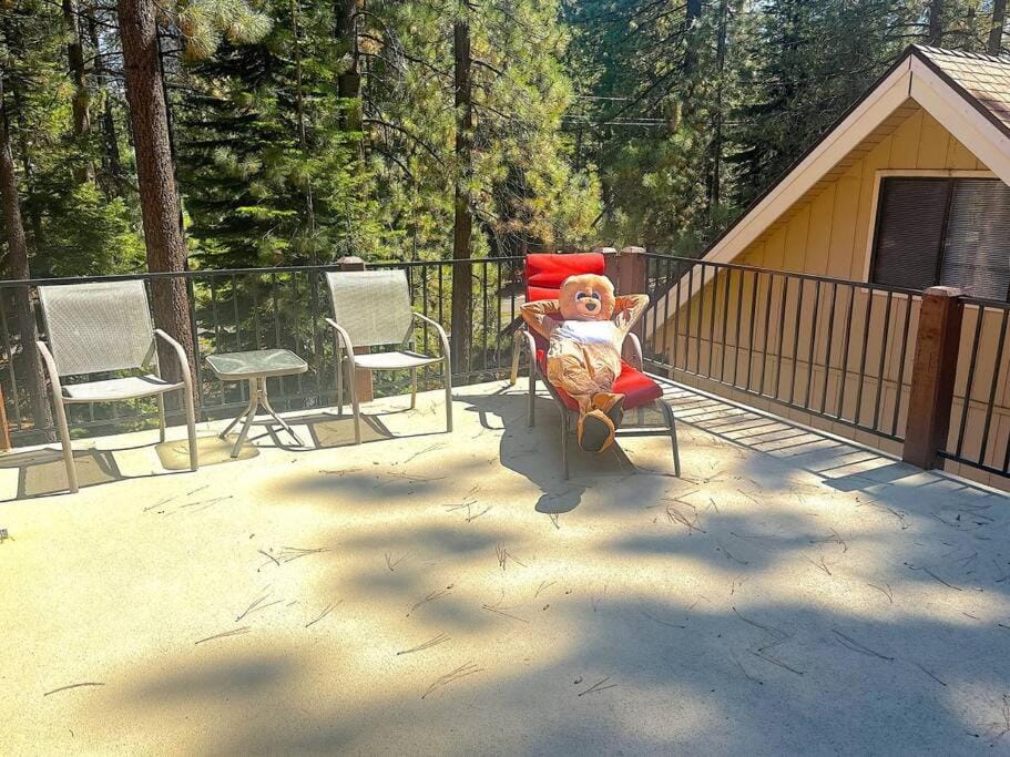 Tahoe Townie Cozy cabin in South Lake Tahoe Cabin in Sierra Nevada
