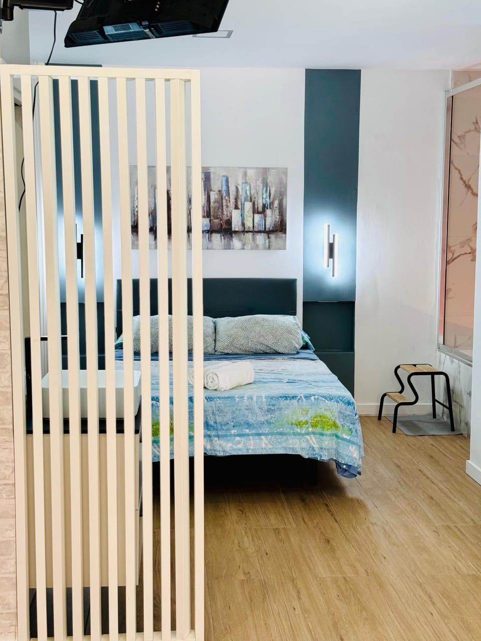Bed, Photo of the whole room, Bedroom