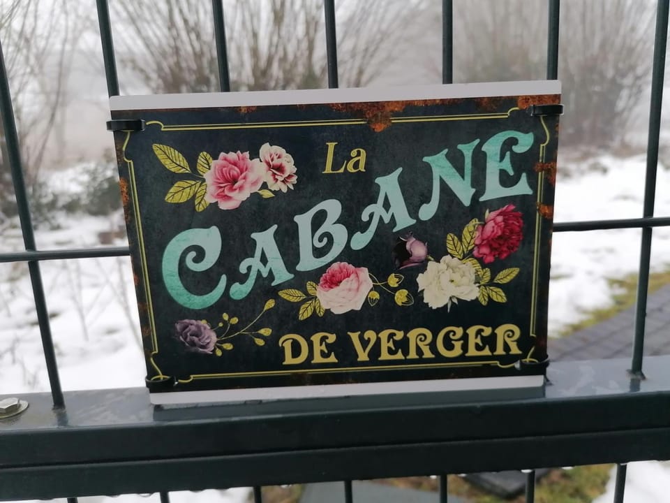 Une Cabane au Verger Bed and Breakfast in Wallonia, Belgium